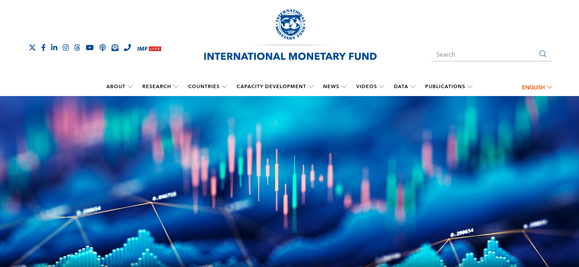Stablecoins in Monetary Policy Transmission